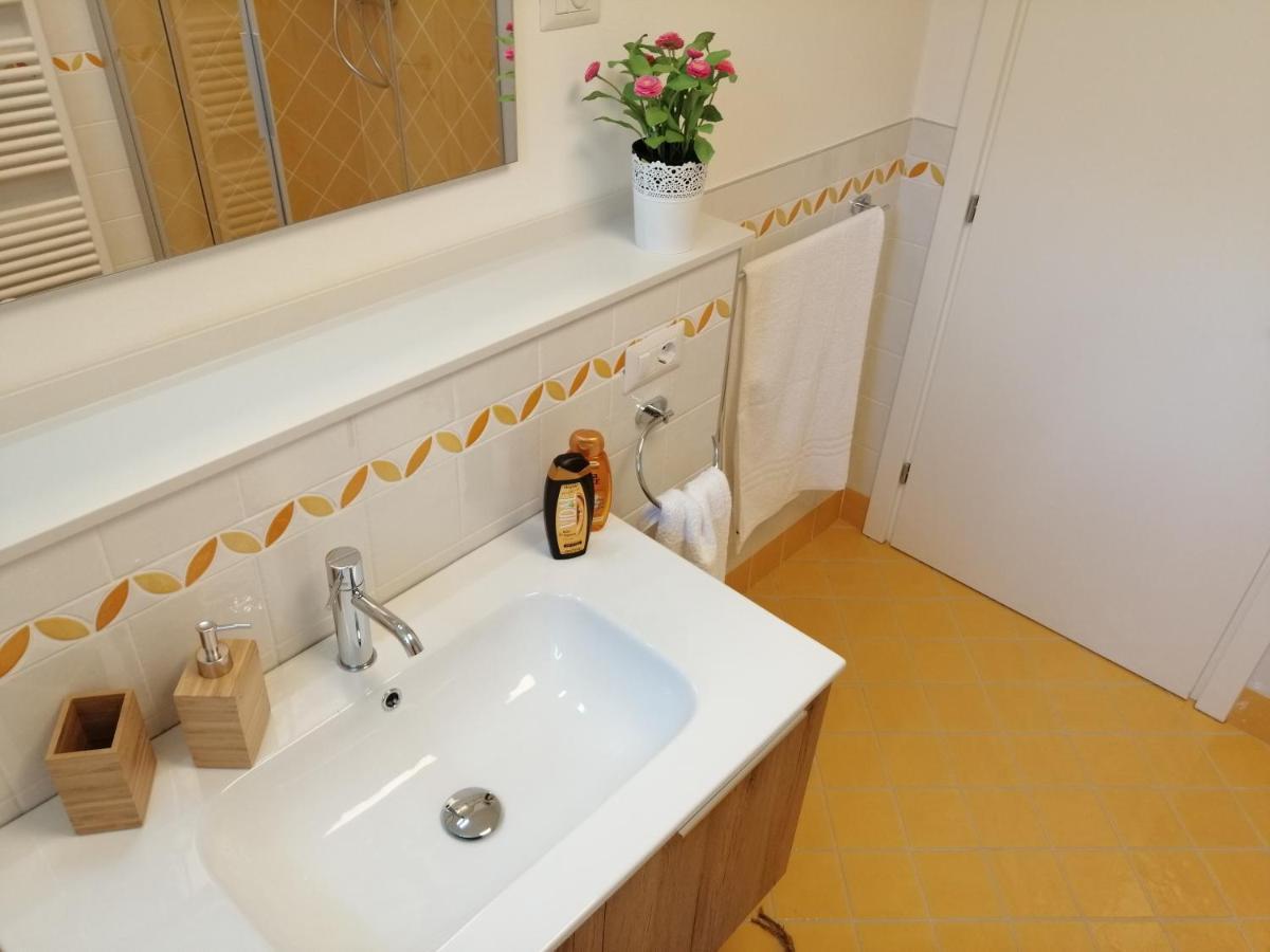 B&B La Casa Di Loretta Paderno ภายนอก รูปภาพ